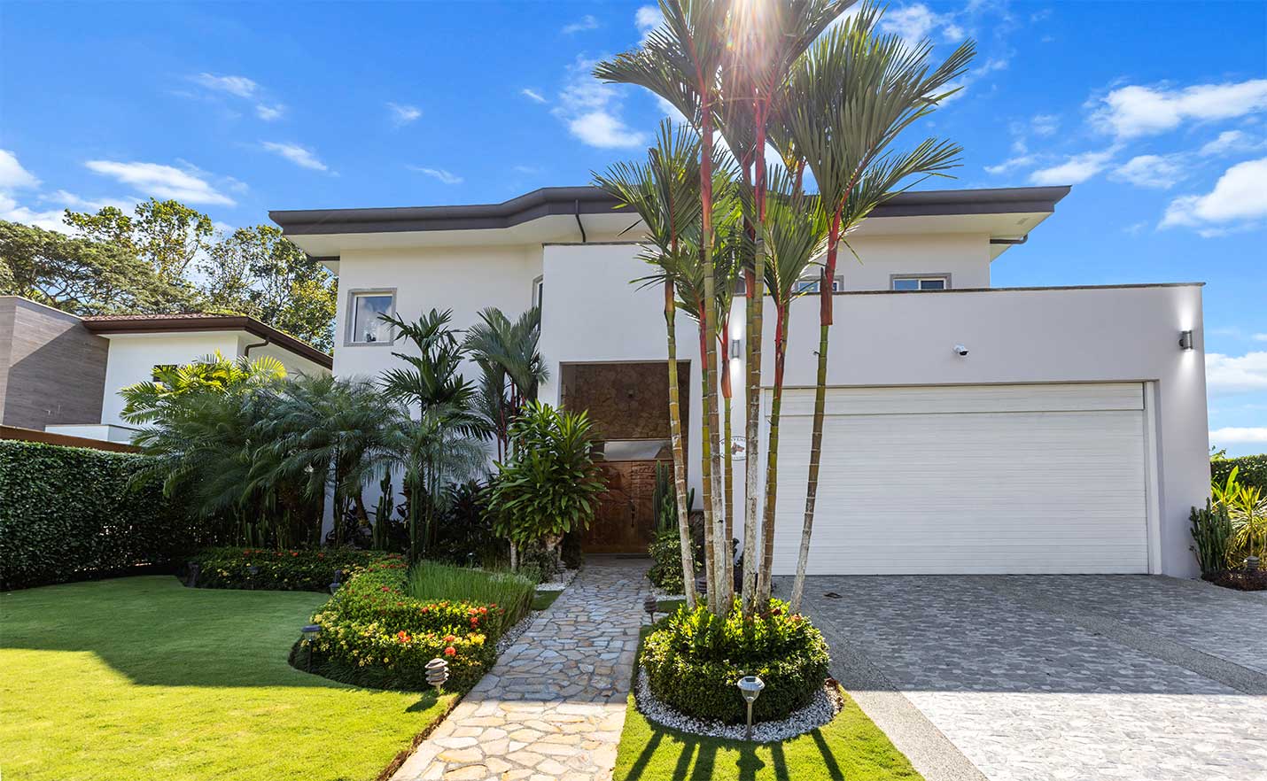 La Estancia - 4 Bedrooms